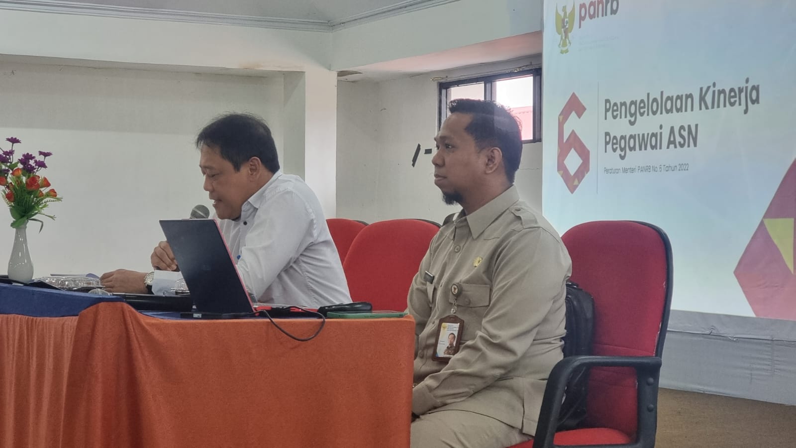 Unit SDM Poltek STIA LAN Makassar Malaksanakan BIMTEK SKP Bagi Seluruh Pegawai Di Lingkungan Politeknik STIA LAN Makassar